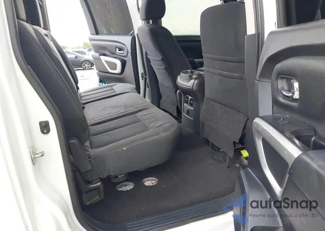 2018 Nissan Titan Xd Sv Diesel z USA, uszkodzony, nr VIN 1N6BA1F41JN526144